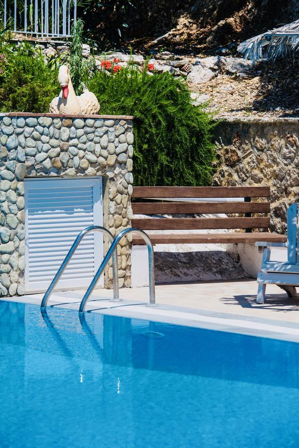 Ponti Beach Hotel Vasiliki Exterior photo