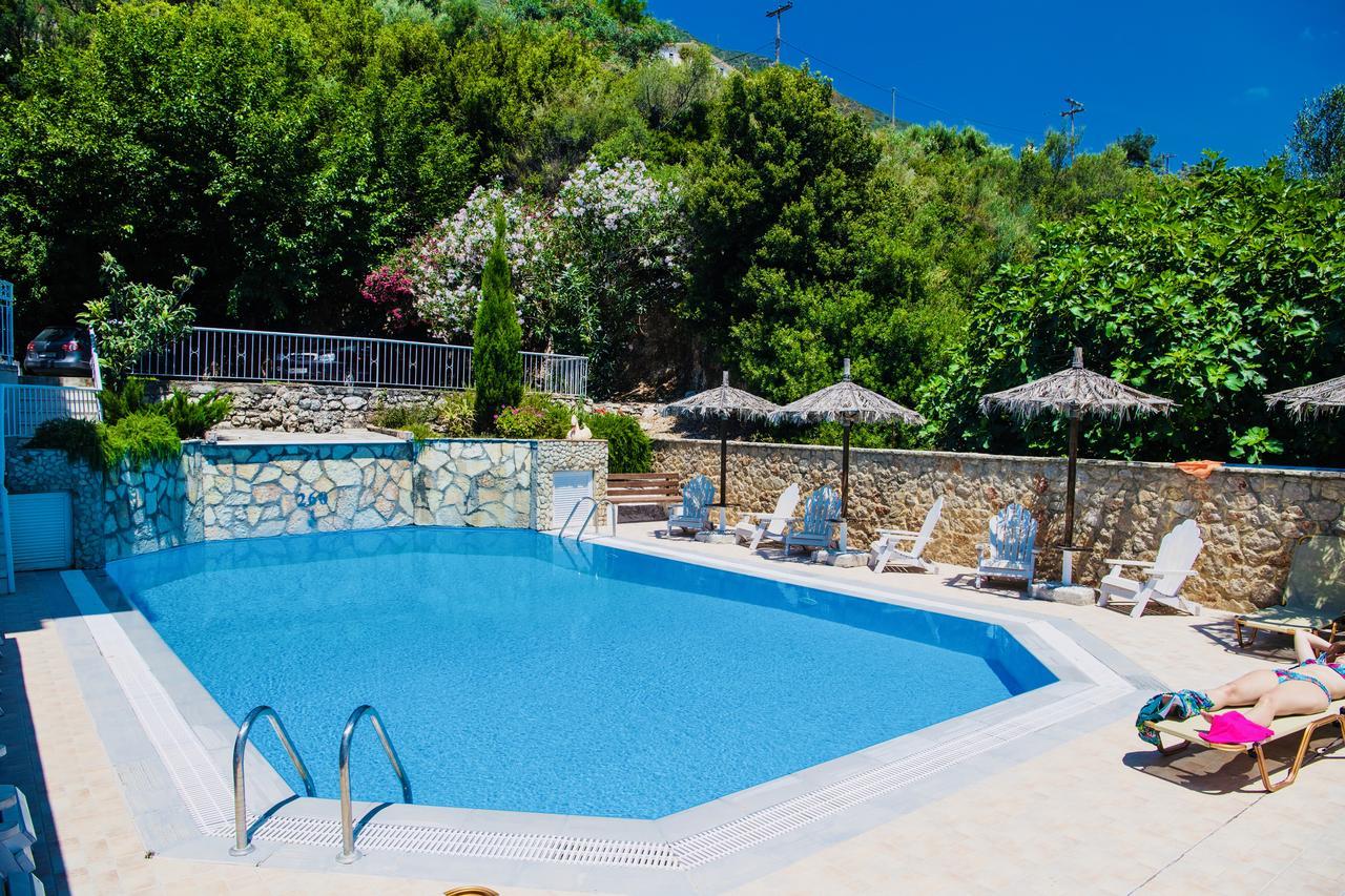 Ponti Beach Hotel Vasiliki Exterior photo